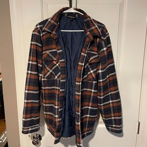Large Patagonia insulated flannel. Great for cold weather!